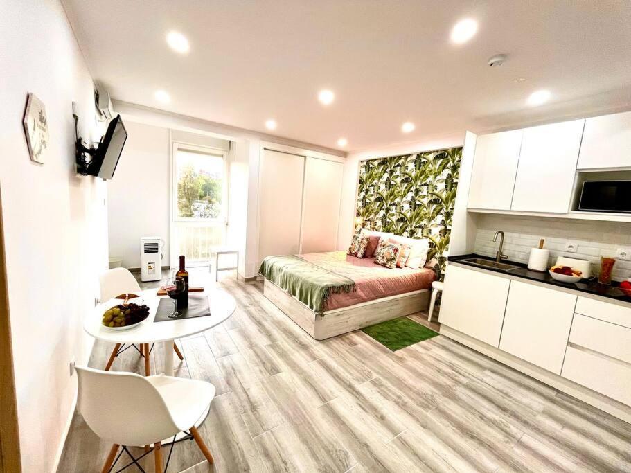 New-Romantic Studio Near The Beach! Paco de Arcos Exterior photo